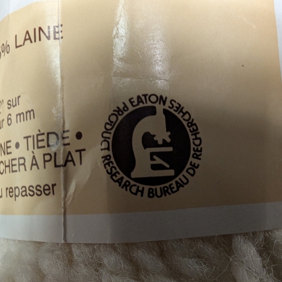 Vintage yarn Eaton Lady Fair  Shetland Style ACRYLIC WOOL blend ivory 50g x 2 - Picture 4 of 7